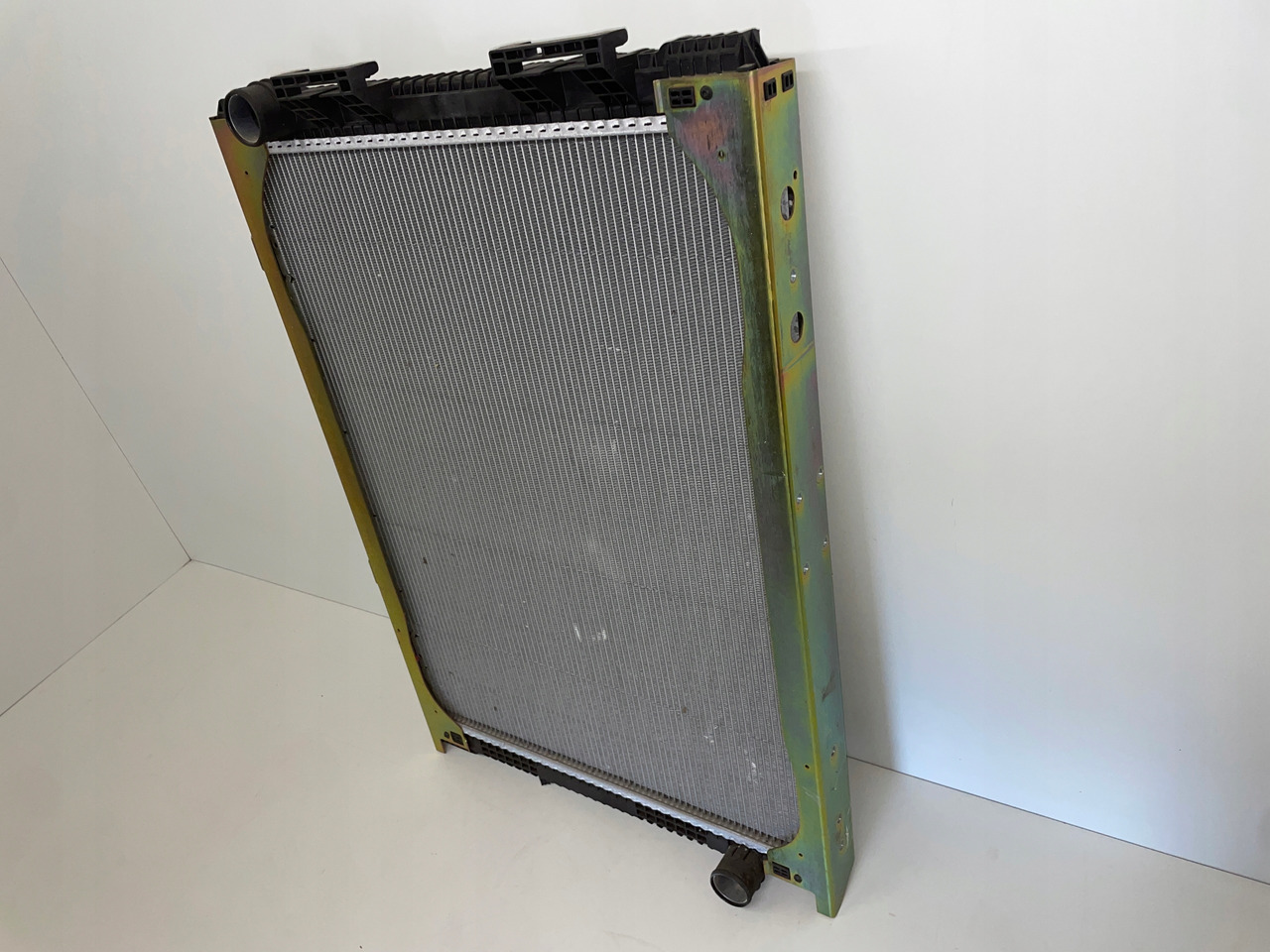 CHŁODNICA WODY MAN F2000 F 90 F 2000 F90 81061016437 - Kylvätskepump för Lastbil: bild 3 CHŁODNICA WODY MAN F2000 F 90 F 2000 F90 81061016437 - Kylvätskepump för Lastbil: bild 3