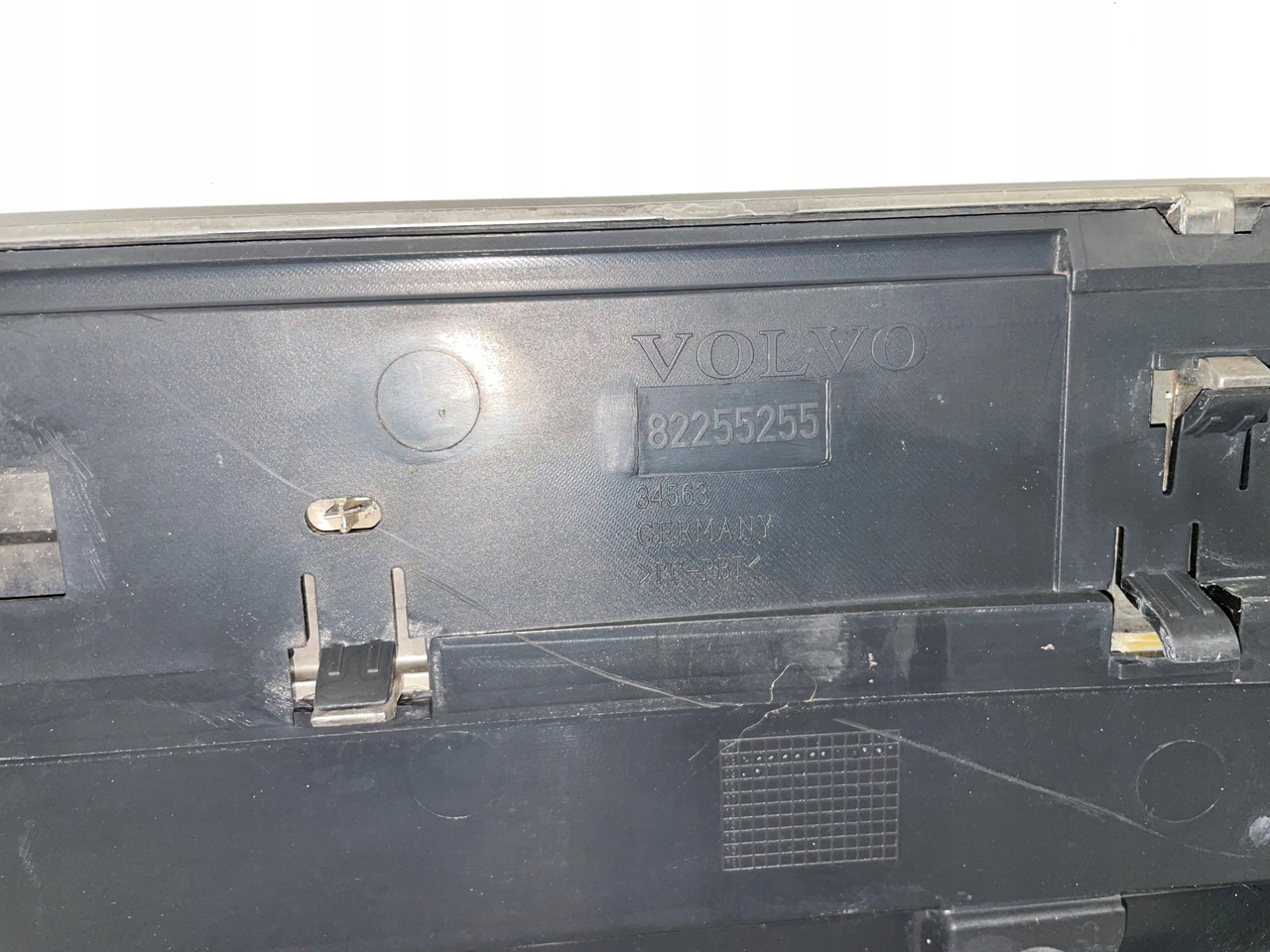 GRILL MASKI ATRAPA VOLVO FH13 FH 13 82255255 - Huv för Lastbil: bild 3 GRILL MASKI ATRAPA VOLVO FH13 FH 13 82255255 - Huv för Lastbil: bild 3