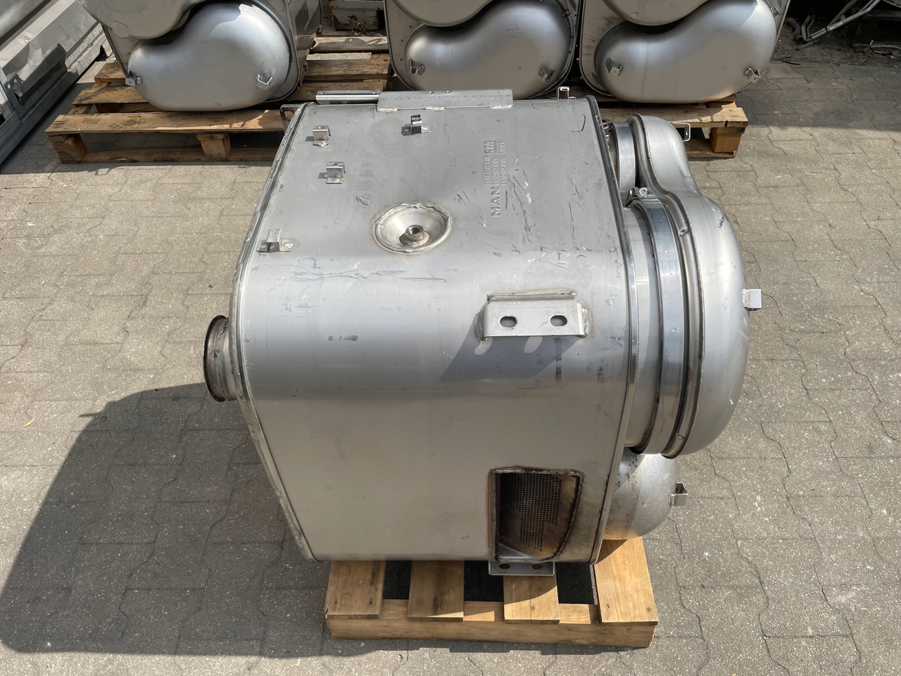 KATALIZATOR MAN TGX TGS EURO 6 DPF TŁUMIK WYDECH 81151036101 - Katalytisk omvandlare för Lastbil: bild 4 KATALIZATOR MAN TGX TGS EURO 6 DPF TŁUMIK WYDECH 81151036101 - Katalytisk omvandlare för Lastbil: bild 4