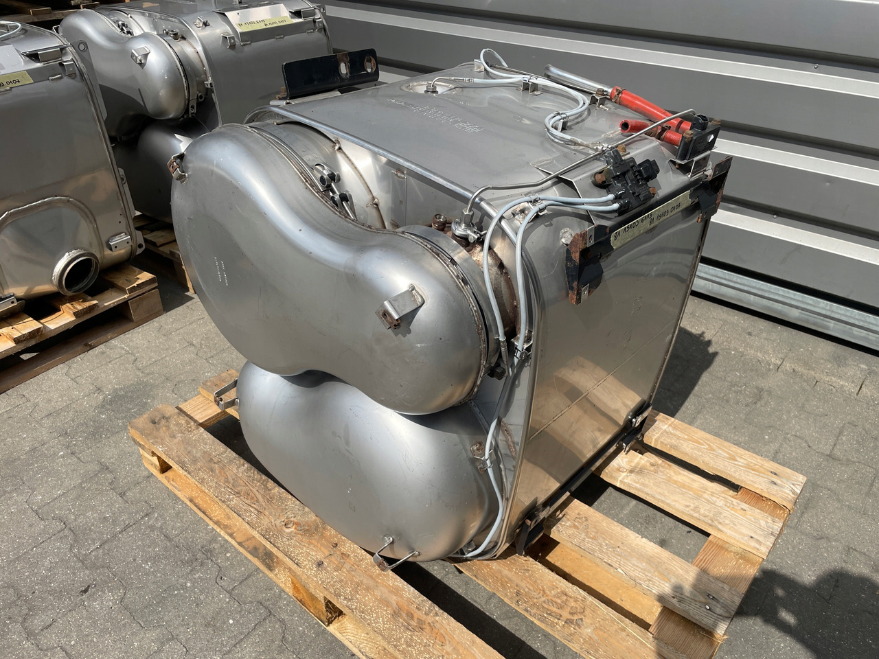 KATALIZATOR MAN TGX TGS EURO 6 DPF TŁUMIK WYDECH 81151036115 - Katalytisk omvandlare för Lastbil: bild 1 KATALIZATOR MAN TGX TGS EURO 6 DPF TŁUMIK WYDECH 81151036115 - Katalytisk omvandlare för Lastbil: bild 1