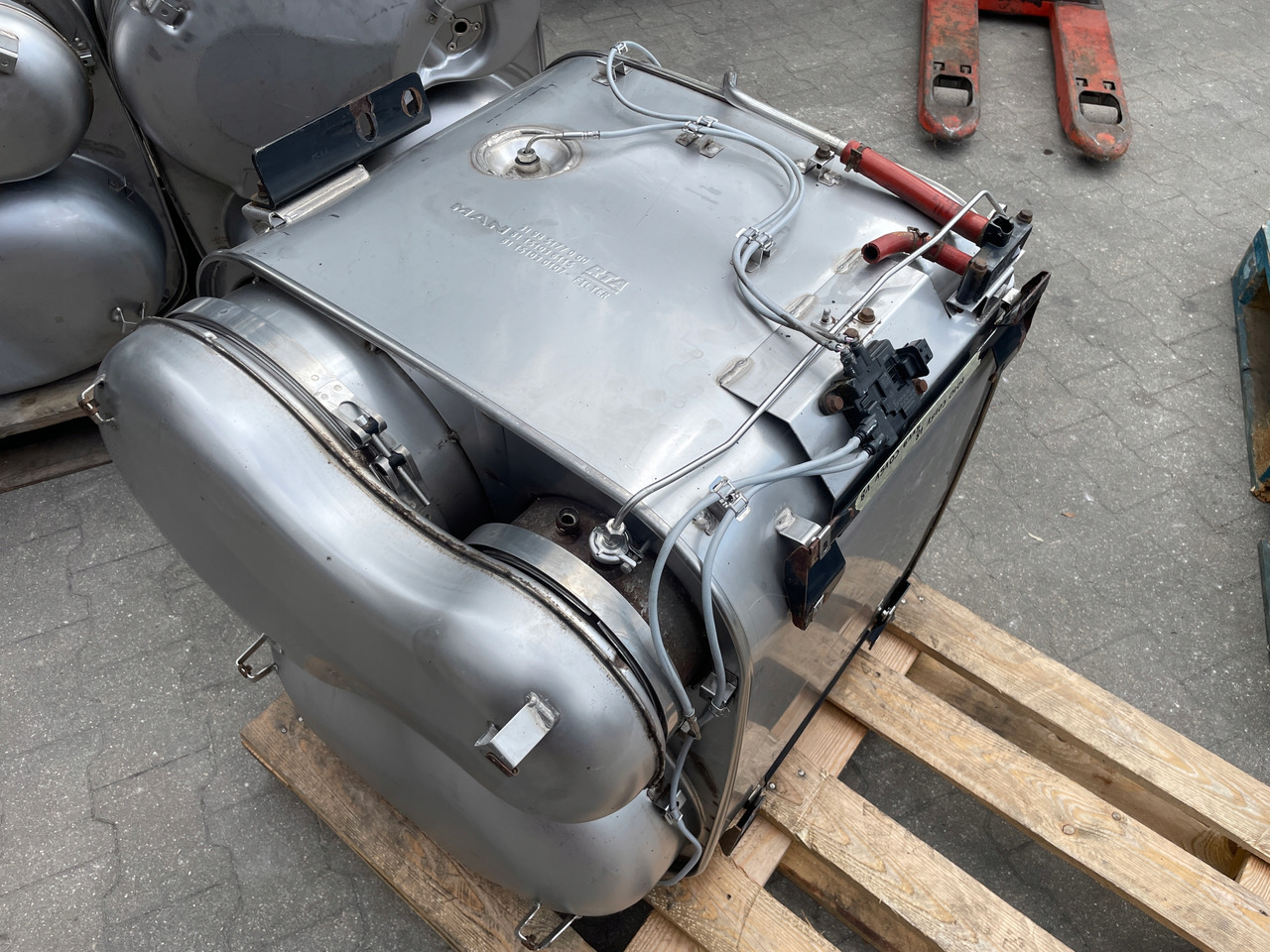 KATALIZATOR MAN TGX TGS EURO 6 DPF TŁUMIK WYDECH 81151036115 - Avgasrör för Lastbil: bild 1 KATALIZATOR MAN TGX TGS EURO 6 DPF TŁUMIK WYDECH 81151036115 - Avgasrör för Lastbil: bild 1