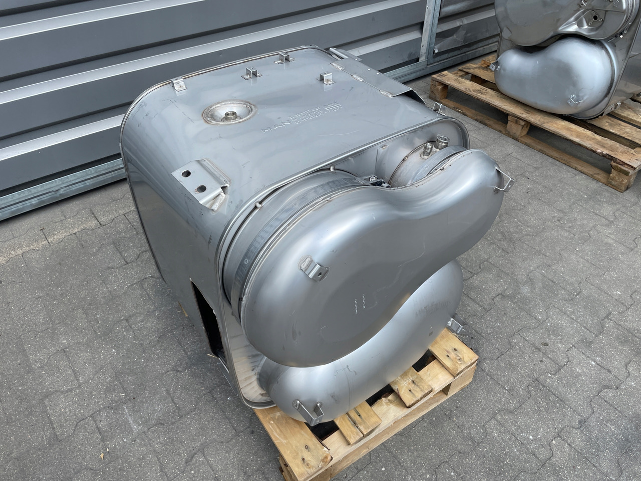 KATALIZATOR MAN TGX TGS EURO 6 DPF TŁUMIK WYDECH 81151036115 - Katalytisk omvandlare för Lastbil: bild 1 KATALIZATOR MAN TGX TGS EURO 6 DPF TŁUMIK WYDECH 81151036115 - Katalytisk omvandlare för Lastbil: bild 1