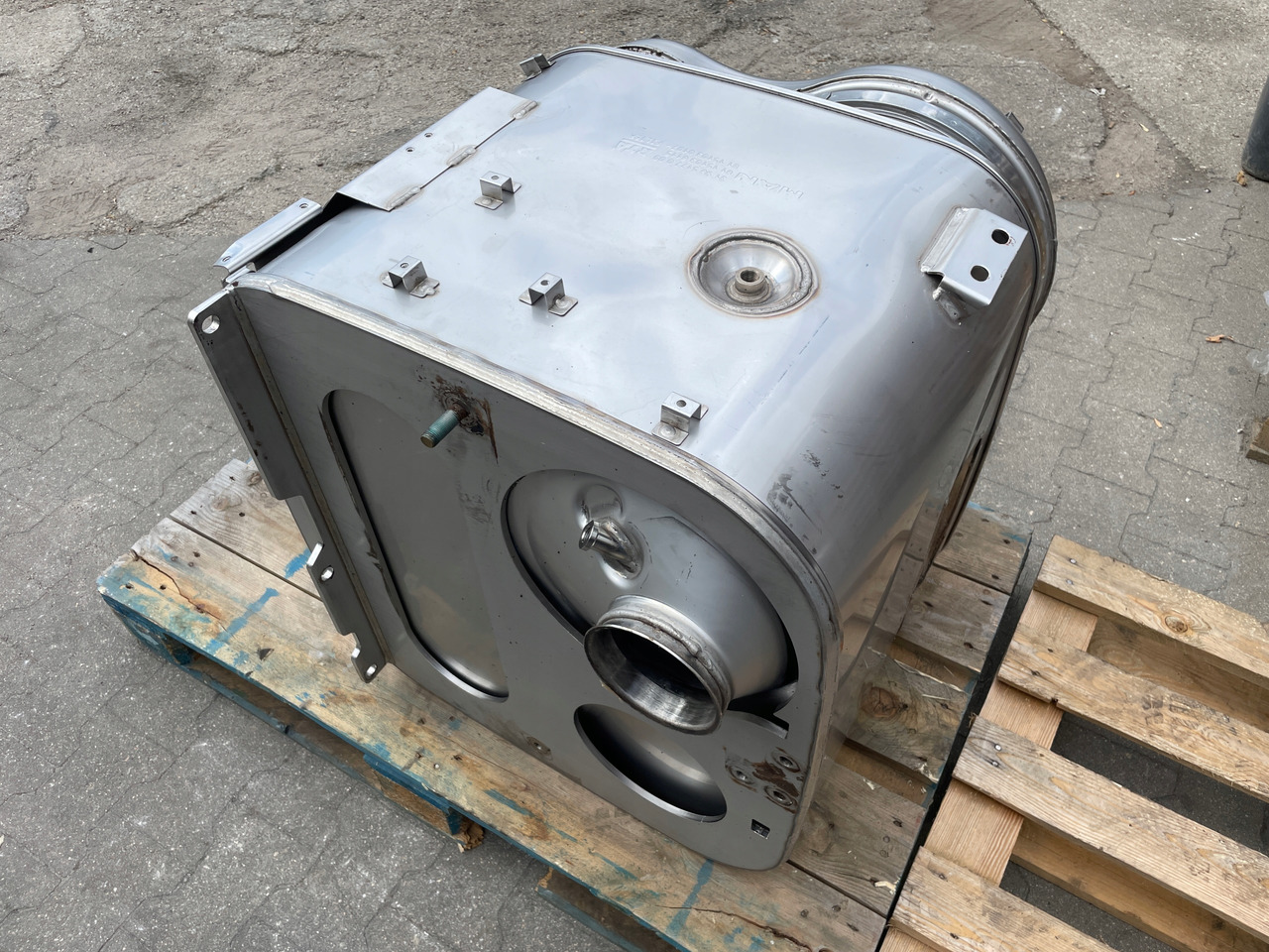 KATALIZATOR MAN TGX TGS EURO 6 DPF TŁUMIK WYDECH 81151036115 - Katalytisk omvandlare för Lastbil: bild 4 KATALIZATOR MAN TGX TGS EURO 6 DPF TŁUMIK WYDECH 81151036115 - Katalytisk omvandlare för Lastbil: bild 4