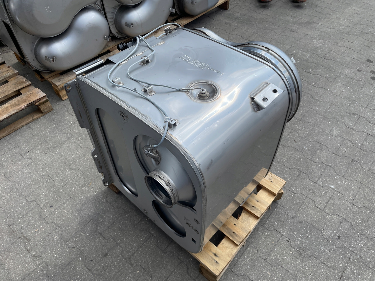 KATALIZATOR MAN TGX TGS EURO 6 DPF TŁUMIK WYDECH 81151036128 - Katalytisk omvandlare för Lastbil: bild 4 KATALIZATOR MAN TGX TGS EURO 6 DPF TŁUMIK WYDECH 81151036128 - Katalytisk omvandlare för Lastbil: bild 4