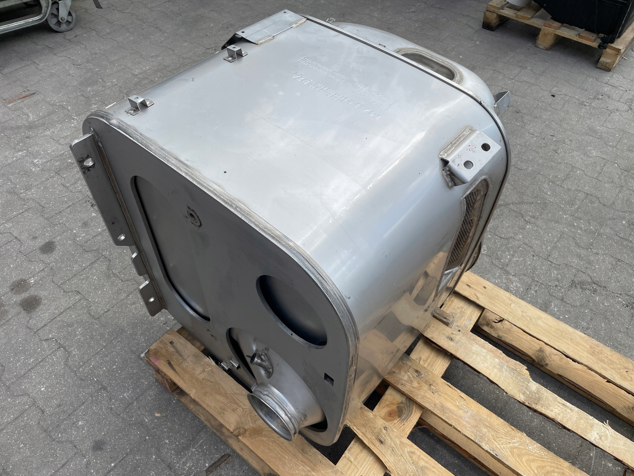 KATALIZATOR MAN TGX TGS EURO 6 DPF TŁUMIK WYDECH 81151036132 - Avgasrör för Lastbil: bild 4 KATALIZATOR MAN TGX TGS EURO 6 DPF TŁUMIK WYDECH 81151036132 - Avgasrör för Lastbil: bild 4