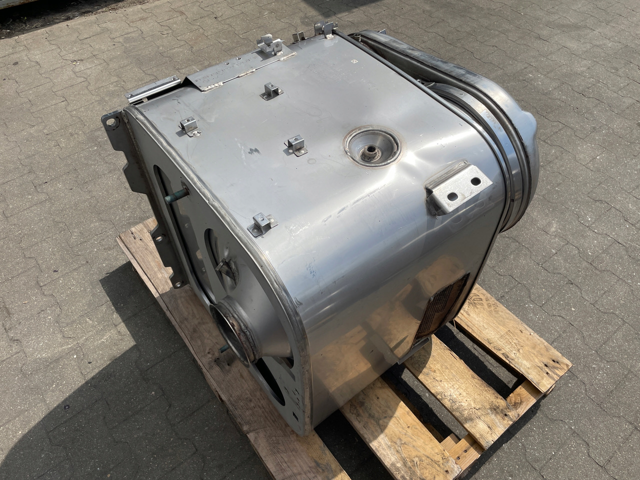 KATALIZATOR MAN TGX TGS EURO 6 DPF TŁUMIK WYDECH 81151036182 - Katalytisk omvandlare för Lastbil: bild 4 KATALIZATOR MAN TGX TGS EURO 6 DPF TŁUMIK WYDECH 81151036182 - Katalytisk omvandlare för Lastbil: bild 4