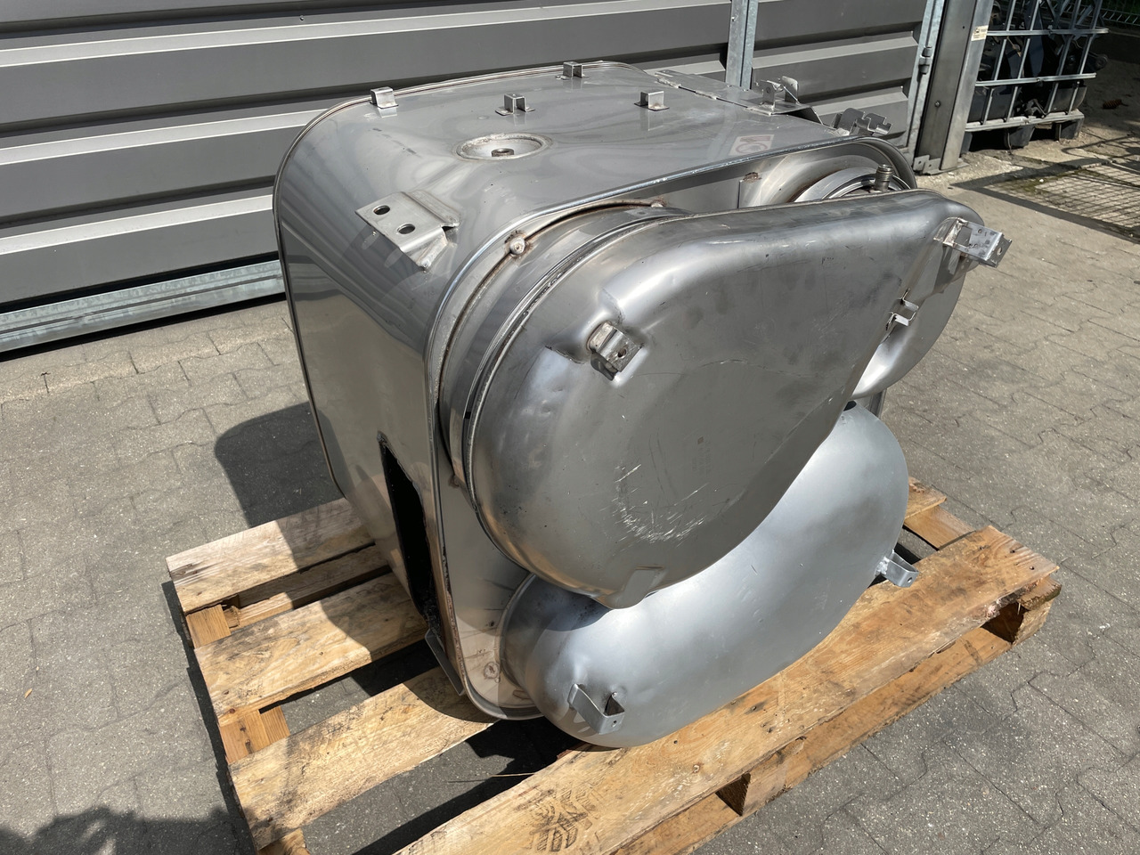 KATALIZATOR MAN TGX TGS EURO 6 DPF TŁUMIK WYDECH 81151036182 - Katalytisk omvandlare för Lastbil: bild 3 KATALIZATOR MAN TGX TGS EURO 6 DPF TŁUMIK WYDECH 81151036182 - Katalytisk omvandlare för Lastbil: bild 3