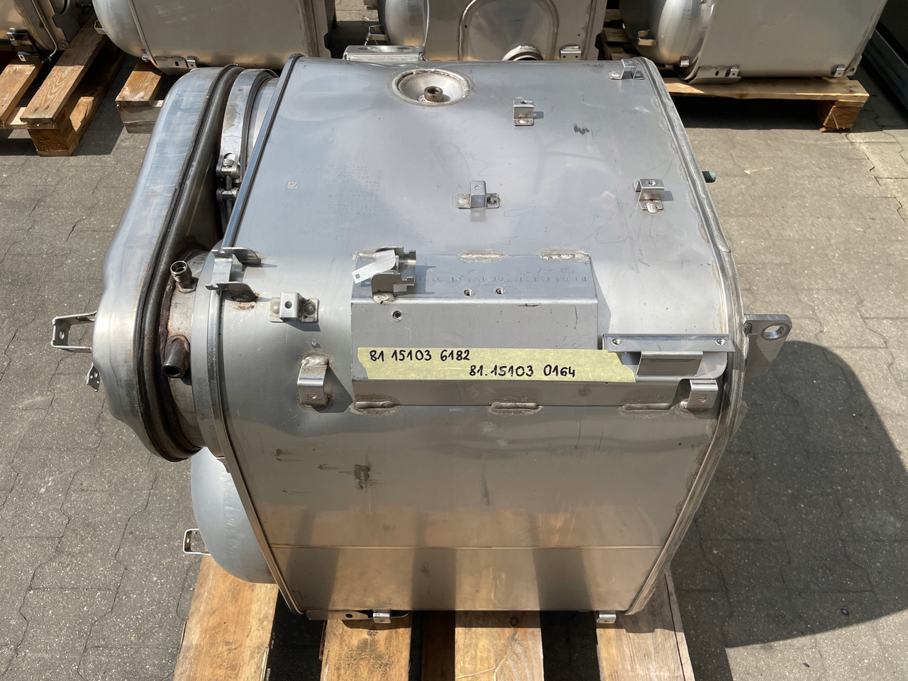 KATALIZATOR MAN TGX TGS EURO 6 DPF TŁUMIK WYDECH 81151036182 - Katalytisk omvandlare för Lastbil: bild 1 KATALIZATOR MAN TGX TGS EURO 6 DPF TŁUMIK WYDECH 81151036182 - Katalytisk omvandlare för Lastbil: bild 1