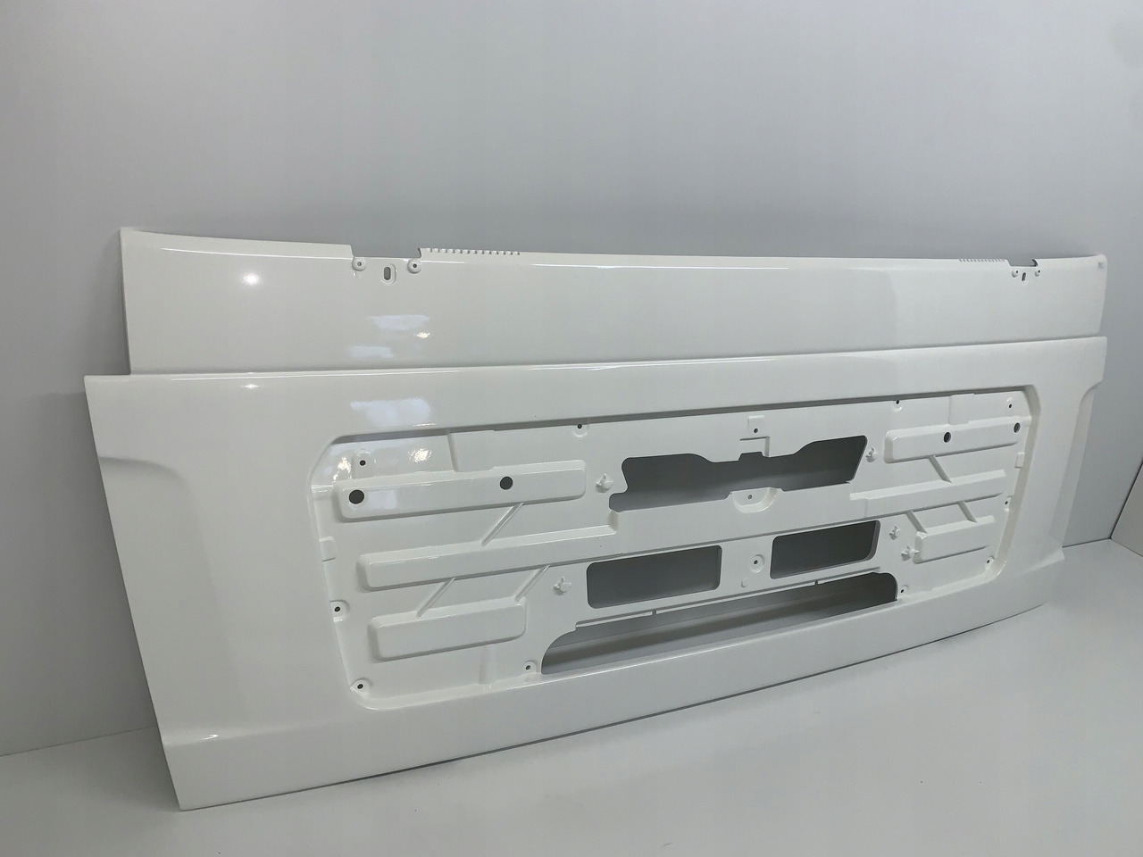 MASKA ATRAPA GRILL MAN TGL TGM NR 1812 - Huv för Lastbil: bild 3 MASKA ATRAPA GRILL MAN TGL TGM NR 1812 - Huv för Lastbil: bild 3