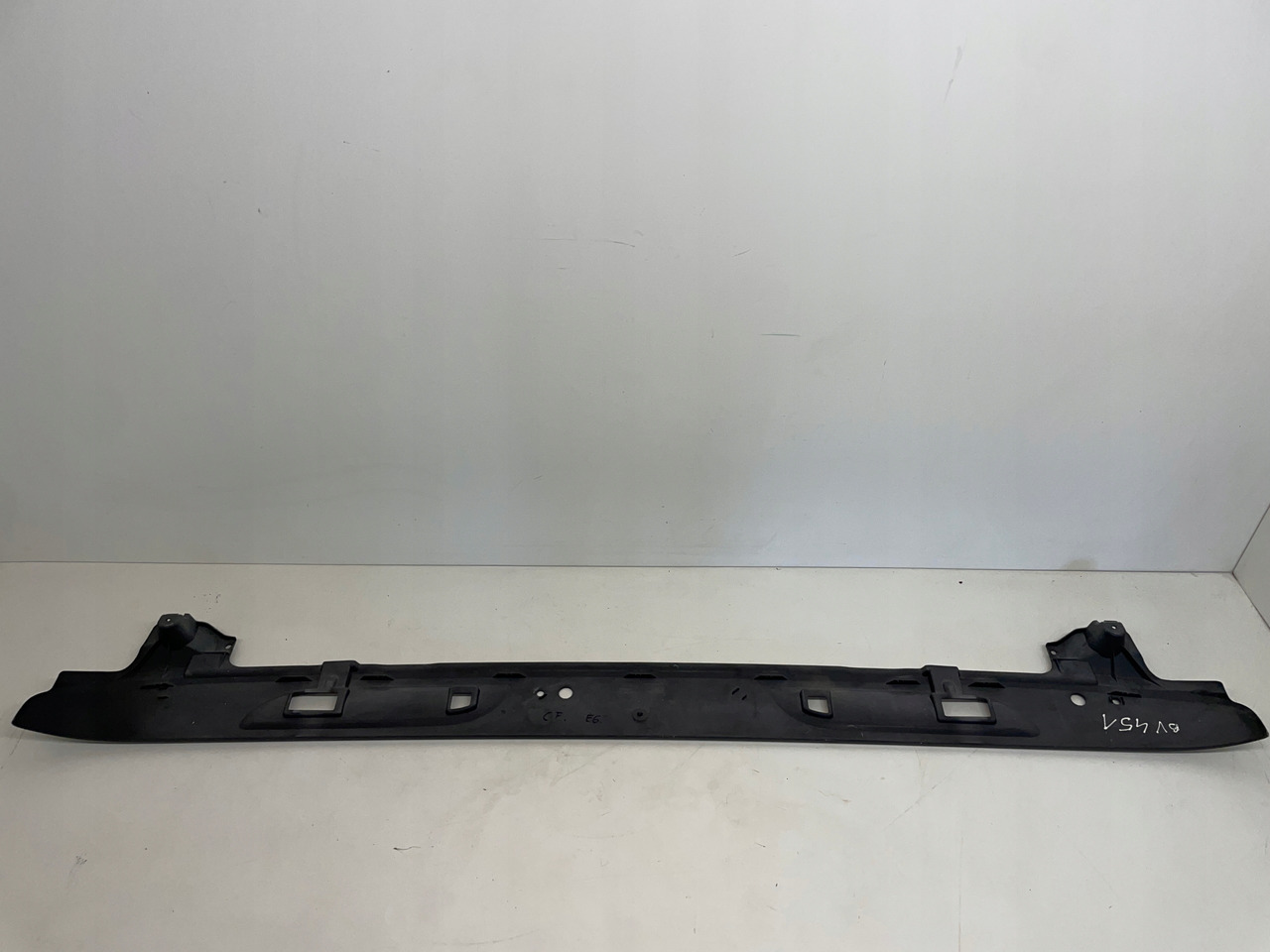 PODSZYBIE OSŁONA MASKOWNICA DAF CF 1980795 - Vindruta för Lastbil: bild 4 PODSZYBIE OSŁONA MASKOWNICA DAF CF 1980795 - Vindruta för Lastbil: bild 4