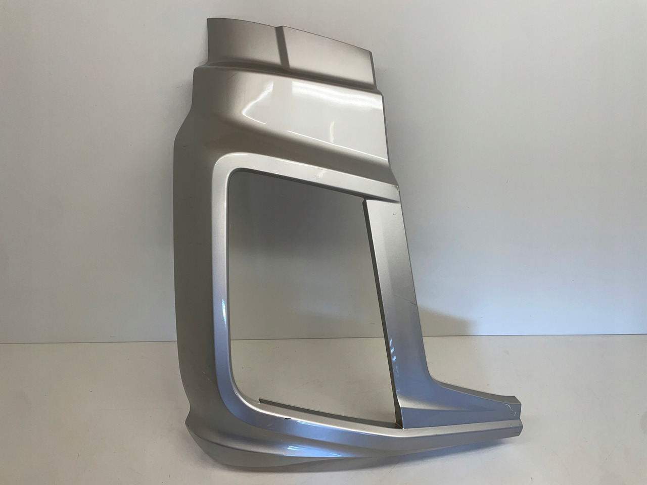 PRAWA OSŁONA OKULAR ZDERZAK FORD F-MAX JC46-17E950-A - Stötfångare för Lastbil: bild 1 PRAWA OSŁONA OKULAR ZDERZAK FORD F-MAX JC46-17E950-A - Stötfångare för Lastbil: bild 1