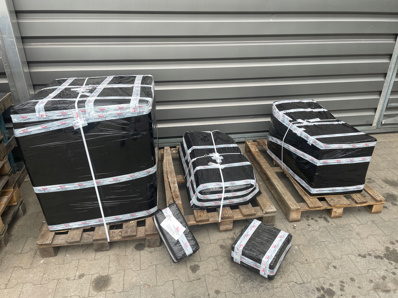 PRAWE ZAKOŃCZENIE ZDERZAKA MAN TGX TG3 MASKOWNICA 81416140430 - Stötfångare för Lastbil: bild 4 PRAWE ZAKOŃCZENIE ZDERZAKA MAN TGX TG3 MASKOWNICA 81416140430 - Stötfångare för Lastbil: bild 4