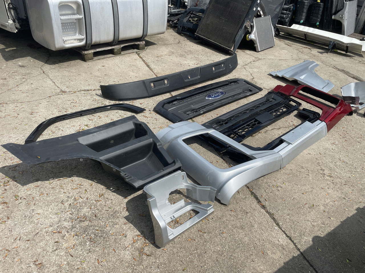 Przód Ford F-Max F Max Grill, Stopień , Stopnica Przedłużenie drzwi zderzak - Karosseri och exteriör för Lastbil: bild 4 Przód Ford F-Max F Max Grill, Stopień , Stopnica Przedłużenie drzwi zderzak - Karosseri och exteriör för Lastbil: bild 4