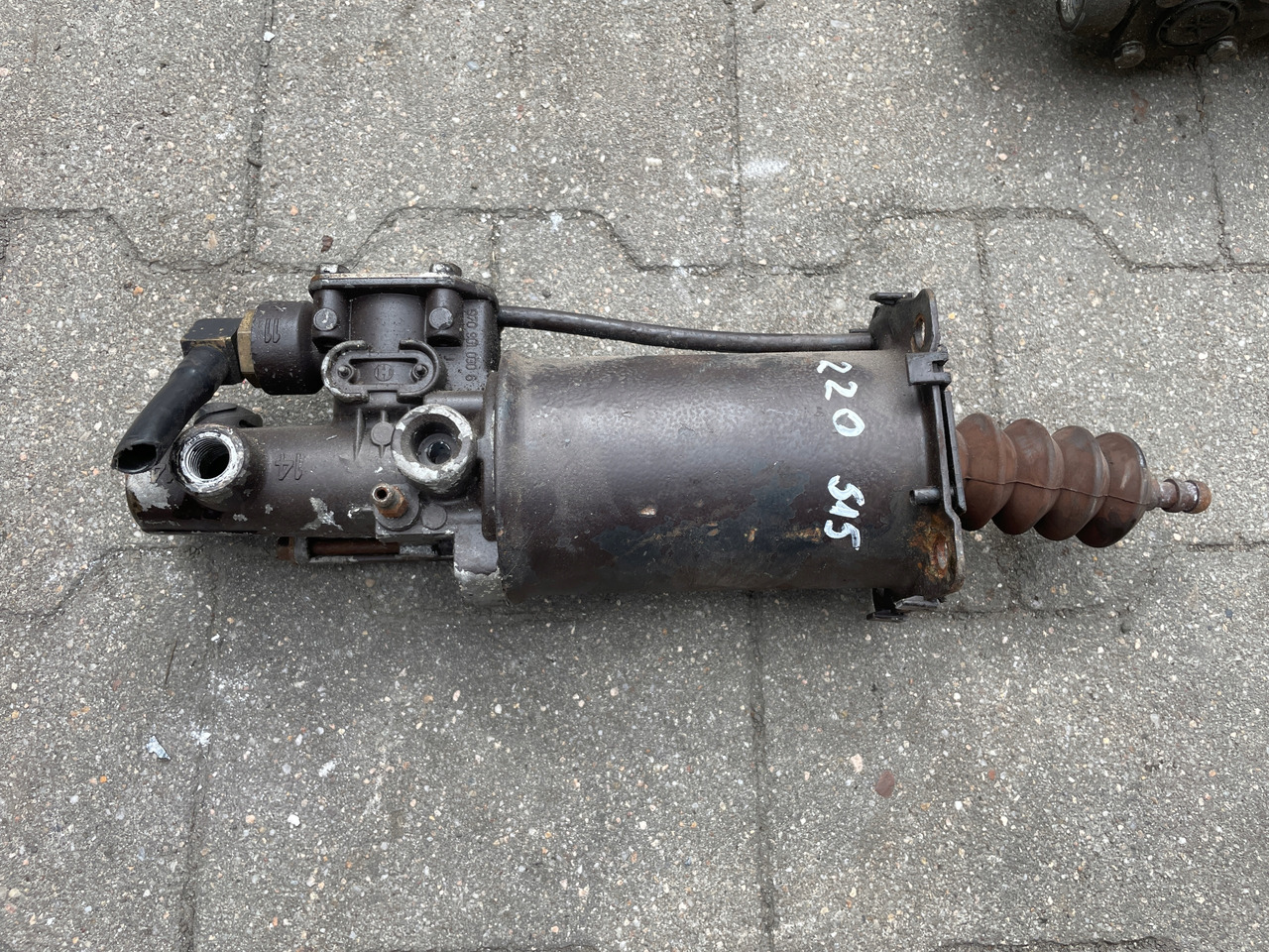 WYBIERAK SKRZYNI BIEGÓW WYSPRZĘGLIK ZAWÓR MAN TGA TGS TGX 9700514127 - Kopplingscylinder för Lastbil: bild 1 WYBIERAK SKRZYNI BIEGÓW WYSPRZĘGLIK ZAWÓR MAN TGA TGS TGX 9700514127 - Kopplingscylinder för Lastbil: bild 1