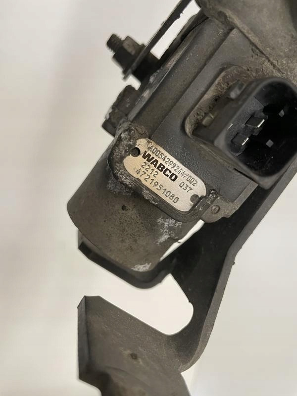 ZAWÓR CIŚNIENIA MERCEDES ACTROS MP4 A0054299244 - Fjädring för Lastbil: bild 5 ZAWÓR CIŚNIENIA MERCEDES ACTROS MP4 A0054299244 - Fjädring för Lastbil: bild 5