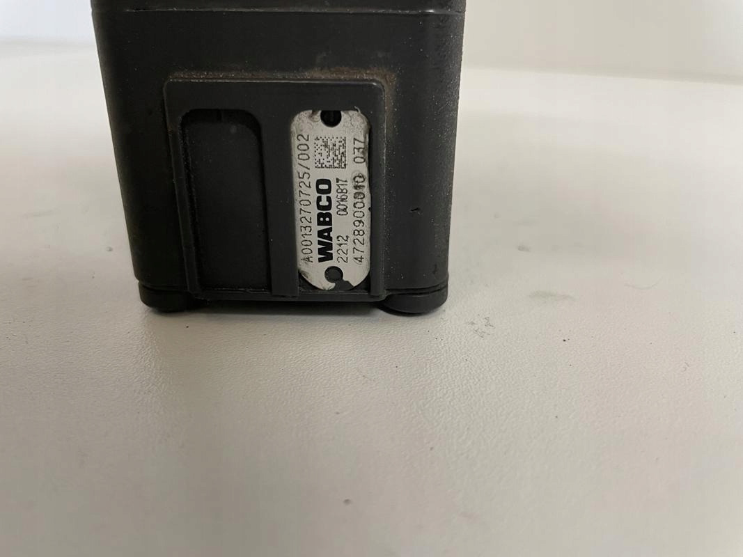 ZAWÓR PODUSZEK MERCEDES ACTROS MP 4 A0013270725 - Bromsventil för Lastbil: bild 2 ZAWÓR PODUSZEK MERCEDES ACTROS MP 4 A0013270725 - Bromsventil för Lastbil: bild 2