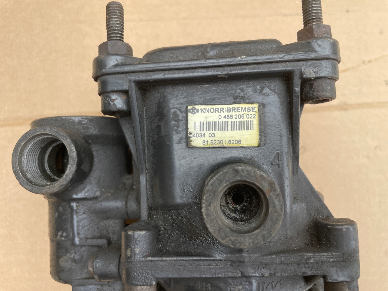 ZAWÓR PRZYCZEPY EBS MAN TGX TGS TGA 0486205022 81523016206 - Bromsventil: bild 2 ZAWÓR PRZYCZEPY EBS MAN TGX TGS TGA 0486205022 81523016206 - Bromsventil: bild 2