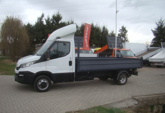 Iveco DAILY 50 C 17 3.0TDI 3-STONNA WYWROYKA - Transportbil med tippflak: bild 3 Iveco DAILY 50 C 17 3.0TDI 3-STONNA WYWROYKA - Transportbil med tippflak: bild 3