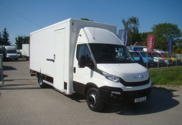 Iveco DAILY 70 C 18 3.0TDI 5.45M WINDA 1000KG - Lastbil med skåp: bild 3 Iveco DAILY 70 C 18 3.0TDI 5.45M WINDA 1000KG - Lastbil med skåp: bild 3