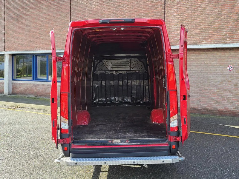 Iveco Daily 35S12 - Skåpbil, Dubbelhytt transportbil: bild 4 Iveco Daily 35S12 - Skåpbil, Dubbelhytt transportbil: bild 4