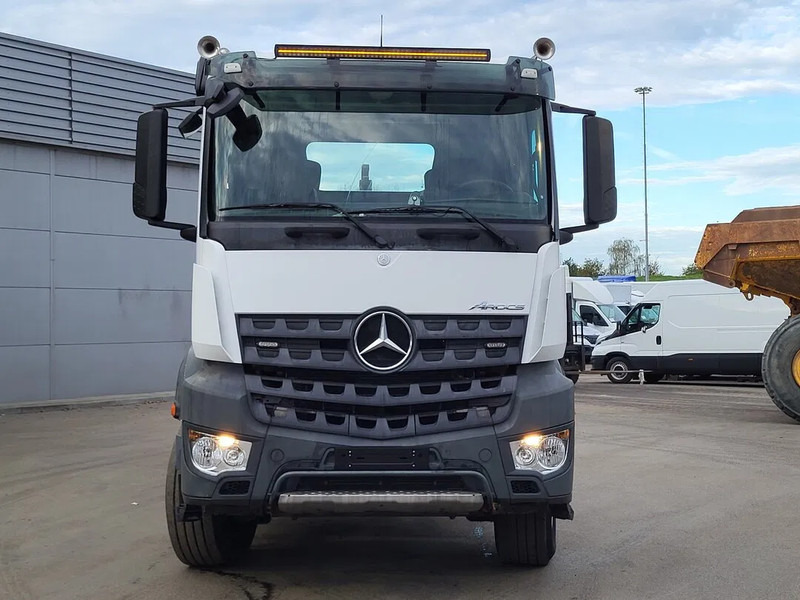 Mercedes-Benz Arocs 3342 Arocs - Lastbil med kabelsystem: bild 5 Mercedes-Benz Arocs 3342 Arocs - Lastbil med kabelsystem: bild 5