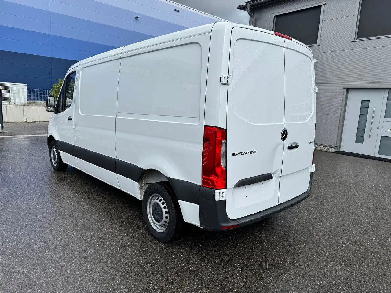 Mercedes-Benz Sprinter 215 CDI Flach Lang Klima FWD - Skåpbil: bild 5 Mercedes-Benz Sprinter 215 CDI Flach Lang Klima FWD - Skåpbil: bild 5