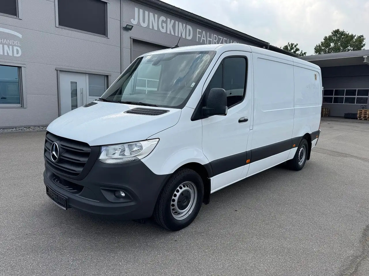 Mercedes-Benz Sprinter 316 CDI Flach Lang Klima MBUX - Skåpbil: bild 1 Mercedes-Benz Sprinter 316 CDI Flach Lang Klima MBUX - Skåpbil: bild 1