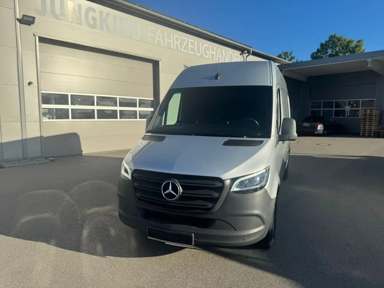 Mercedes-Benz Sprinter 317 CDI Lang Hoch Klima MBUX Silber LED - Skåpbil: bild 3 Mercedes-Benz Sprinter 317 CDI Lang Hoch Klima MBUX Silber LED - Skåpbil: bild 3