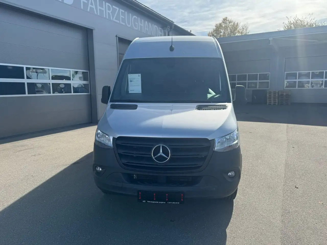 Mercedes-Benz Sprinter 317 CDI Maxi Lang Silber Klima MBUX AHK - Skåpbil: bild 2 Mercedes-Benz Sprinter 317 CDI Maxi Lang Silber Klima MBUX AHK - Skåpbil: bild 2