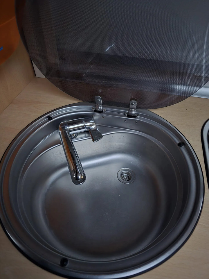 Wohnwagen TEC Tour 445 TDF Mover, Markise, Dusche - Husvagn: bild 2 Wohnwagen TEC Tour 445 TDF Mover, Markise, Dusche - Husvagn: bild 2