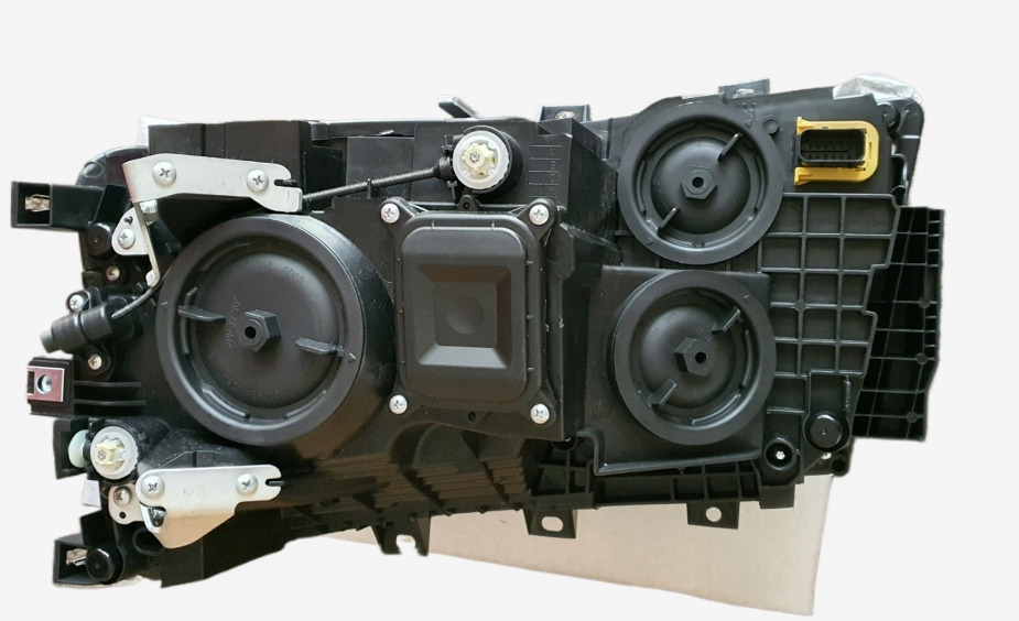 NOWY REFLEKTOR PRAWY SCANIA L,P,G,R,S - Strålkastare för Lastbil: bild 3 NOWY REFLEKTOR PRAWY SCANIA L,P,G,R,S - Strålkastare för Lastbil: bild 3