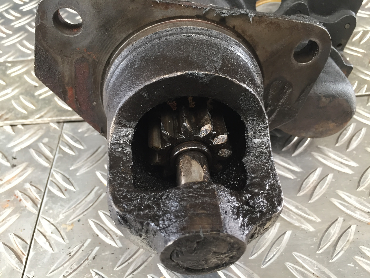 Gebrauchter Anlasser DB Actros 1840, Motor Typ : OM 501 LA, Artikel - Nr. : A 004 151 94 01 - Starter för Lastbil: bild 1 Gebrauchter Anlasser DB Actros 1840, Motor Typ : OM 501 LA, Artikel - Nr. : A 004 151 94 01 - Starter för Lastbil: bild 1