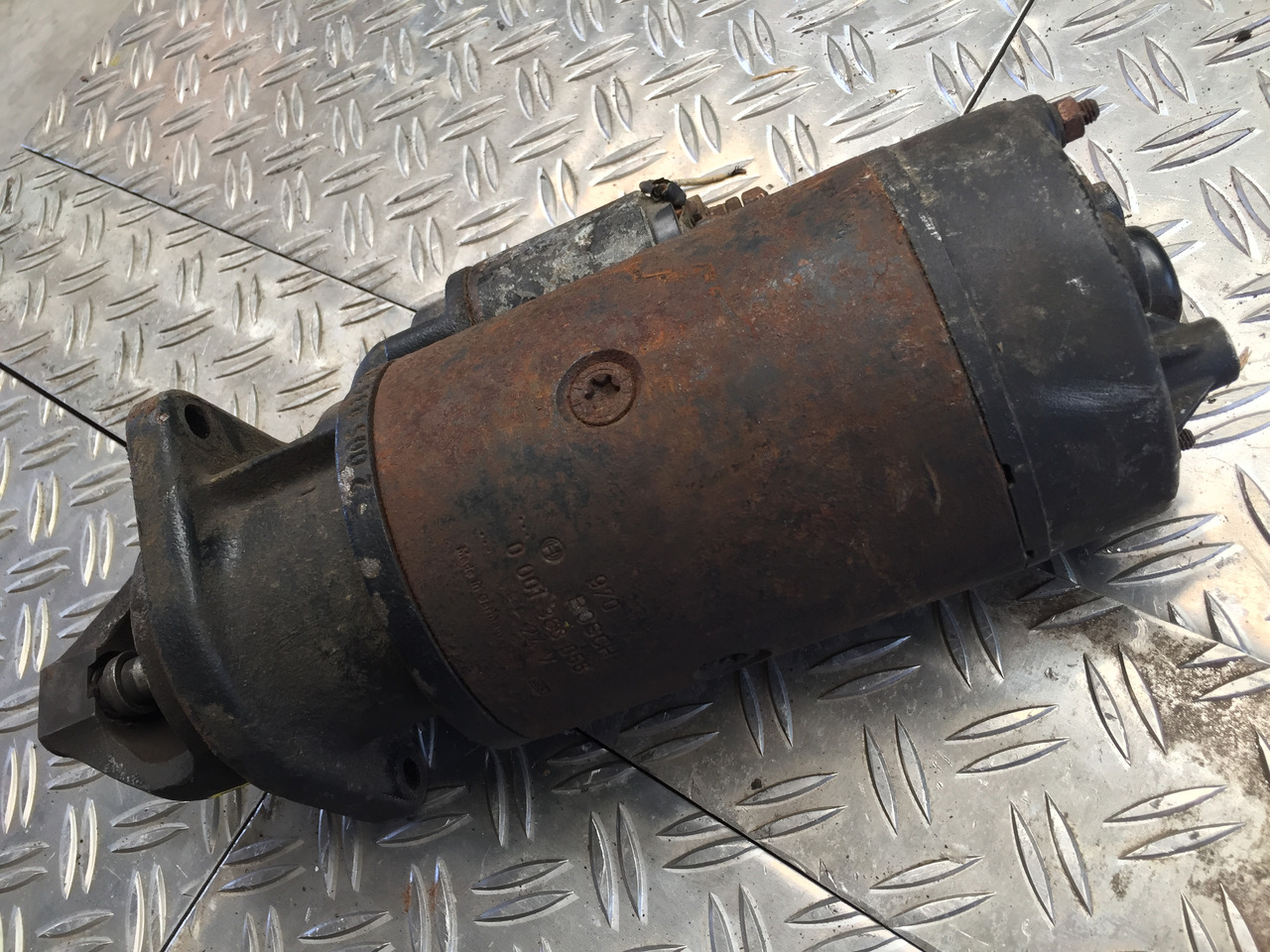 Gebrauchter Anlasser MAN F90, 17.332, Motor Typ : D 0826 LF 02, Artikel - Nr. : 99.99999 - 9999 - Starter för Lastbil: bild 5 Gebrauchter Anlasser MAN F90, 17.332, Motor Typ : D 0826 LF 02, Artikel - Nr. : 99.99999 - 9999 - Starter för Lastbil: bild 5