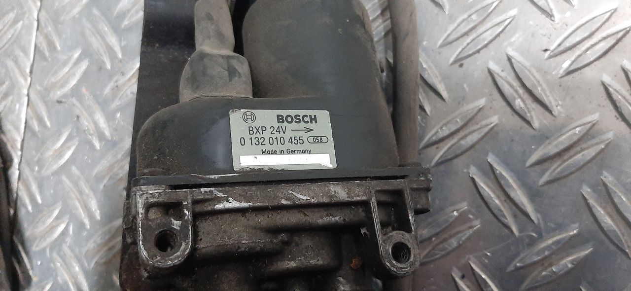Vindrutetorkare för Lastbil Gebrauchter MAN 19.422 und 24.302 Wischermotor, Artikel - Nr. : 81.99999 - 9999: bild 9 Vindrutetorkare för Lastbil Gebrauchter MAN 19.422 und 24.302 Wischermotor, Artikel - Nr. : 81.99999 - 9999: bild 9