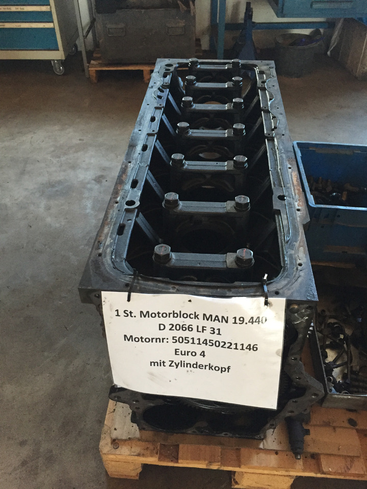 Gebrauchter Motorblock MAN TGA 19.440, Euro 4, Typ : D 2066 LF 31, Artikel - Nr. : 51.01102 - 6432 - Cylinderblock för Lastbil: bild 1 Gebrauchter Motorblock MAN TGA 19.440, Euro 4, Typ : D 2066 LF 31, Artikel - Nr. : 51.01102 - 6432 - Cylinderblock för Lastbil: bild 1