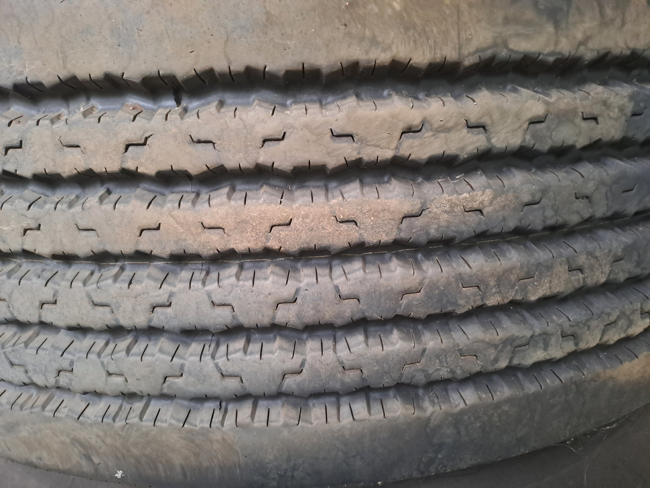 Neuwertige Lkw - Kompletträder / Reifen Firestone, Größe 425 / 65 R 22,5, Artikel - Nr. : 81.99999 - - Däck för Lastbil: bild 2 Neuwertige Lkw - Kompletträder / Reifen Firestone, Größe 425 / 65 R 22,5, Artikel - Nr. : 81.99999 - - Däck för Lastbil: bild 2