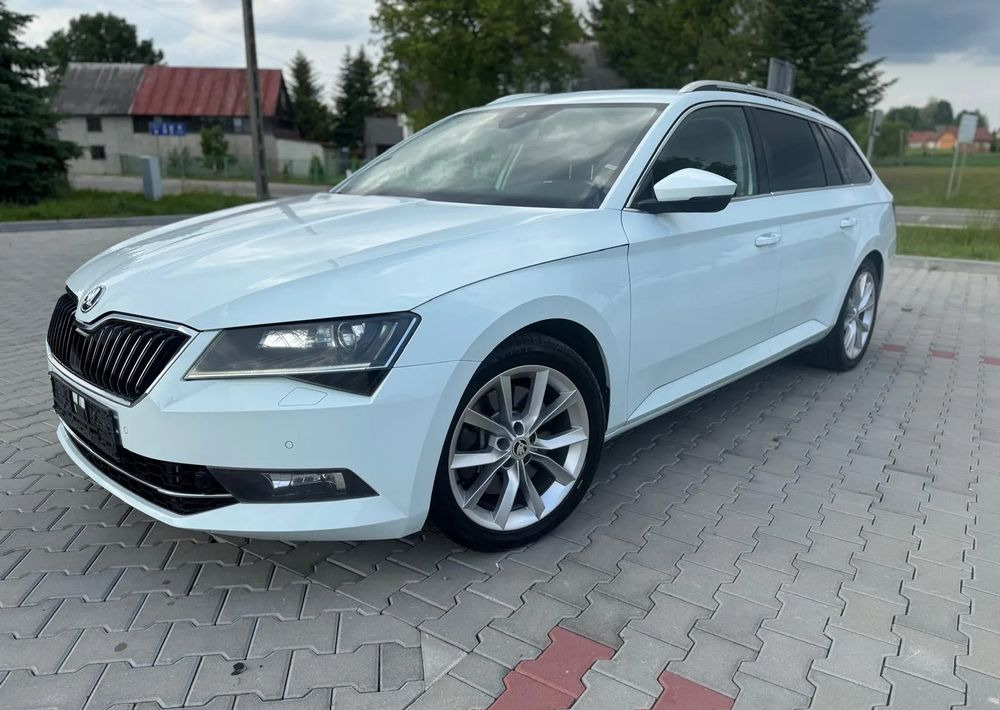 Skoda Superb 2.0 TSI 4x4 Sportline DSG - Kombi: bild 1 Skoda Superb 2.0 TSI 4x4 Sportline DSG - Kombi: bild 1