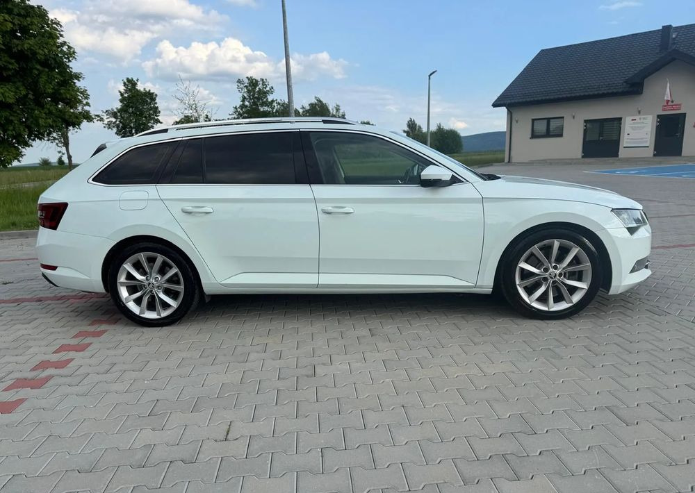Skoda Superb 2.0 TSI 4x4 Sportline DSG - Kombi: bild 3 Skoda Superb 2.0 TSI 4x4 Sportline DSG - Kombi: bild 3