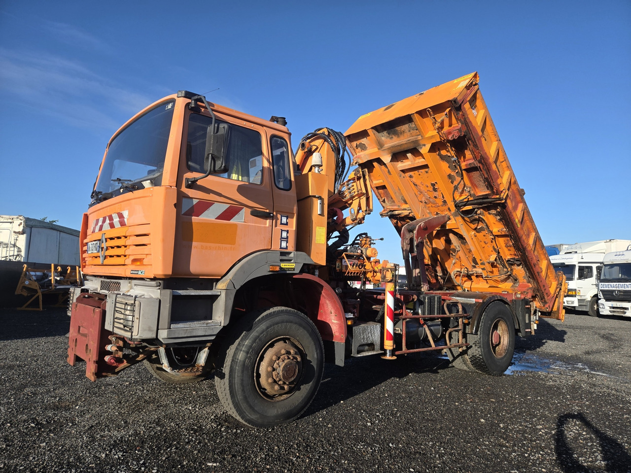 Renault G300 / 4x4 - Tippbil lastbil, Kranbil: bild 1 Renault G300 / 4x4 - Tippbil lastbil, Kranbil: bild 1