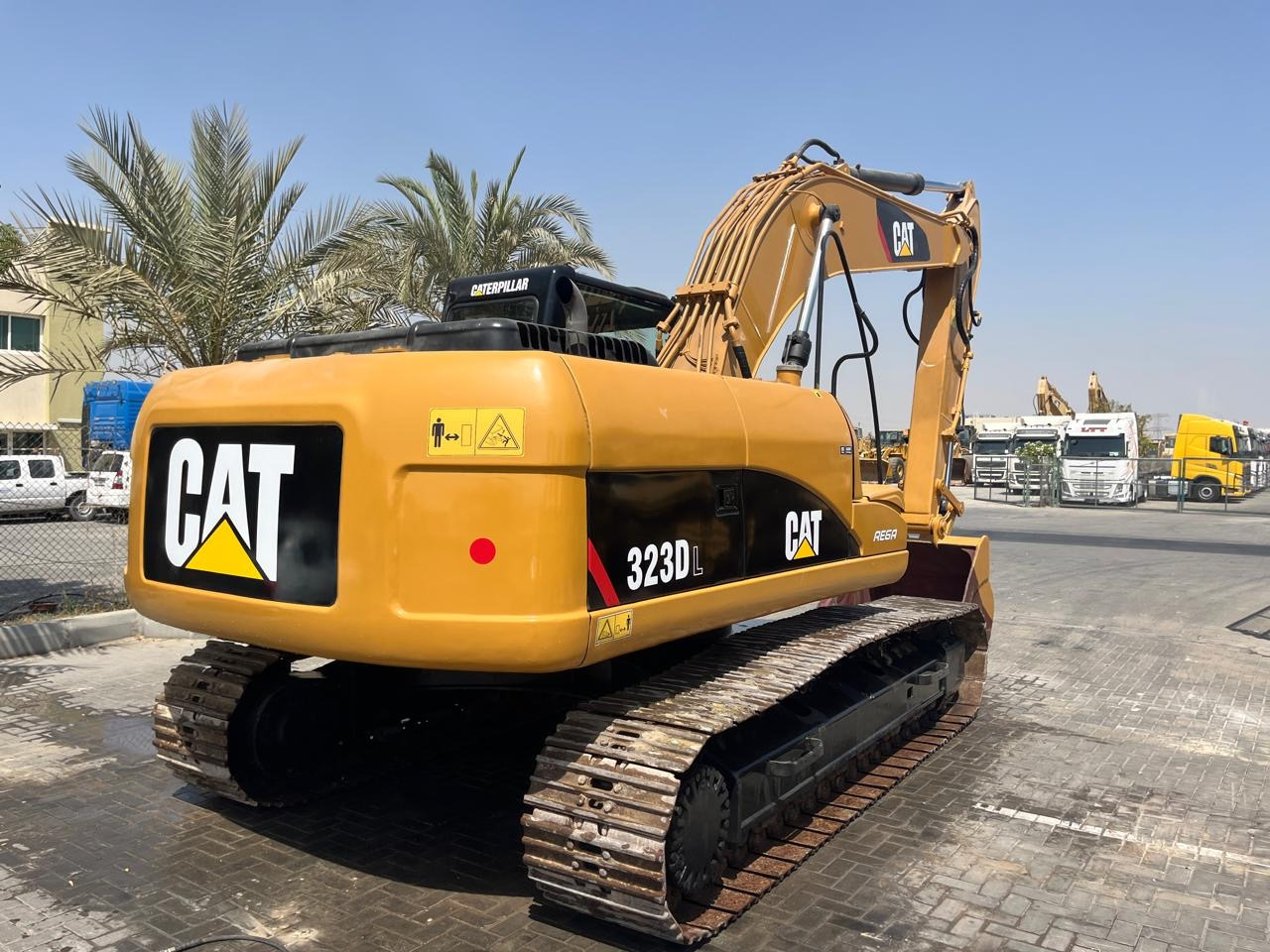 Bandgrävare CATERPILLAR 323DL: bild 19