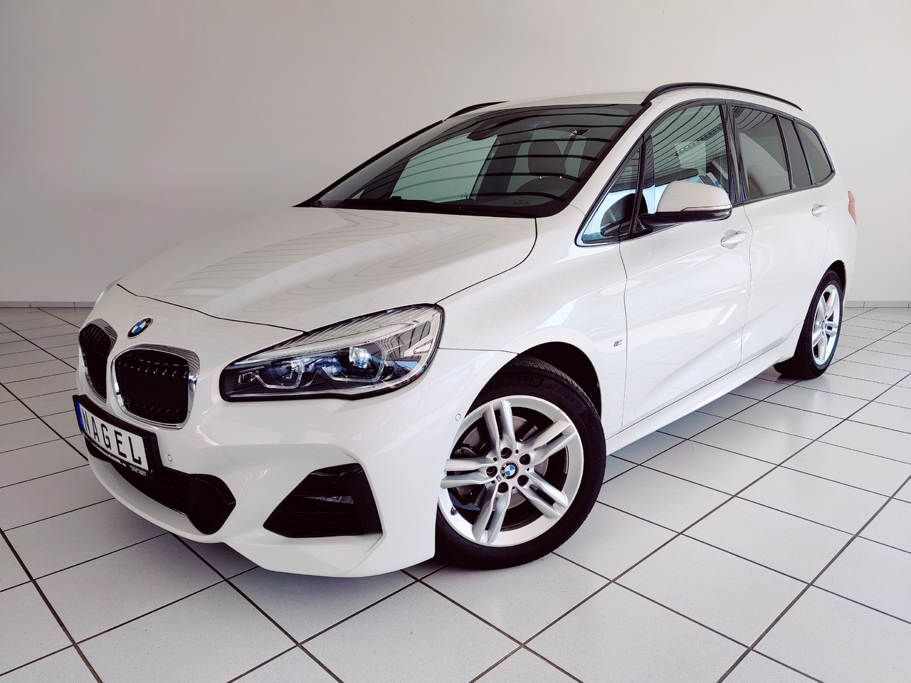 Kombi BMW 218 i Gran Tourer M Sport PDC RTTI Navi RüKam LED Apple Android DAB: bild 1
