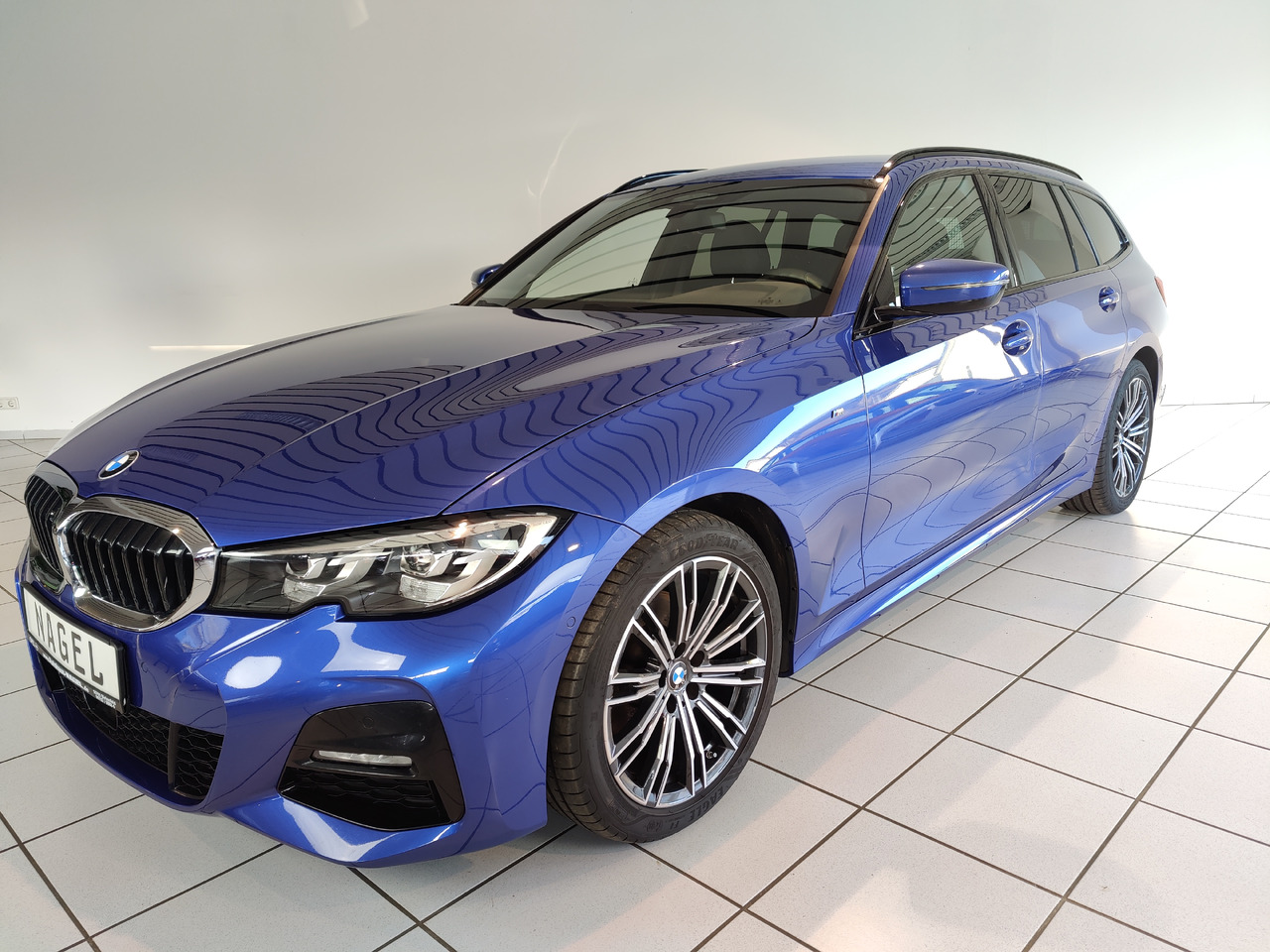 BMW 320 d xDrive Touring M Sport Nav Leder Rükam AHK - Kombi: bild 1 BMW 320 d xDrive Touring M Sport Nav Leder Rükam AHK - Kombi: bild 1