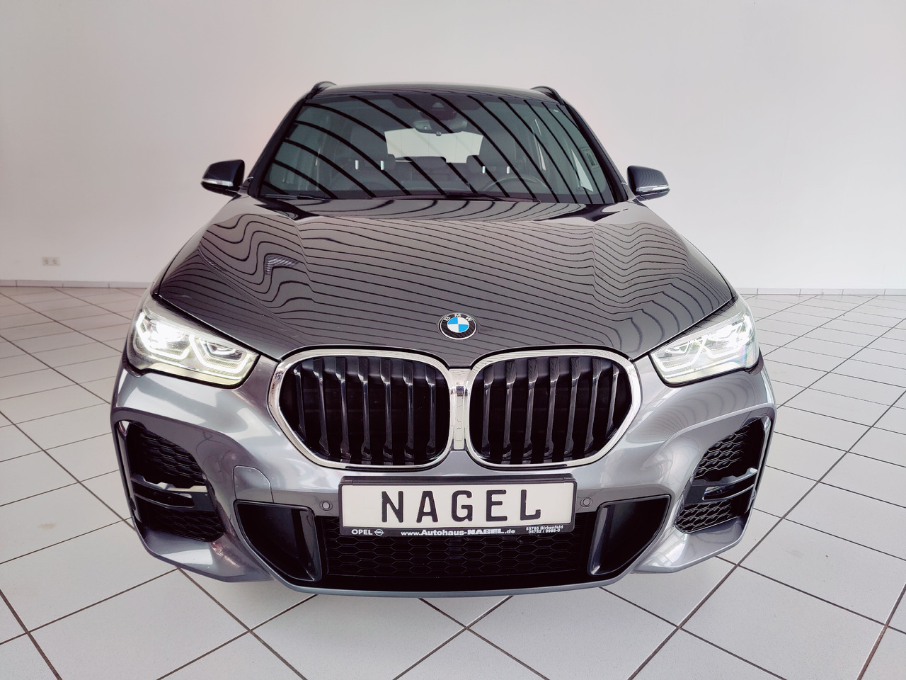 BMW X1 xDrive 20 d M Sport Navi Ambiente PDC SHZ Apple Android - SUV: bild 4 BMW X1 xDrive 20 d M Sport Navi Ambiente PDC SHZ Apple Android - SUV: bild 4