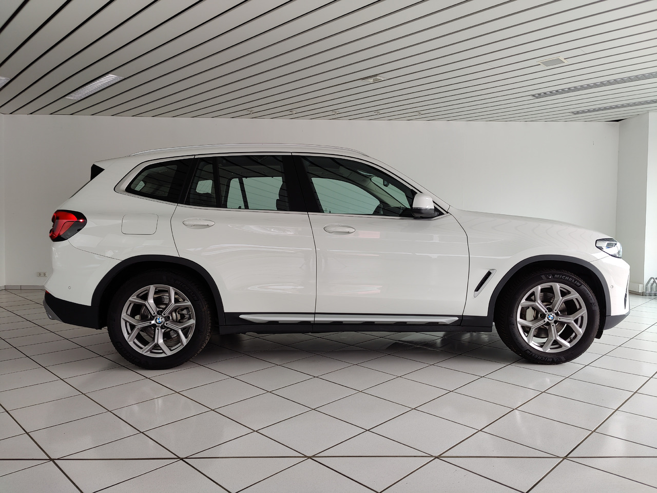 BMW X3 xDrive 30 i Live-Cockpit DAB Leder HiFi Headup - SUV: bild 5 BMW X3 xDrive 30 i Live-Cockpit DAB Leder HiFi Headup - SUV: bild 5