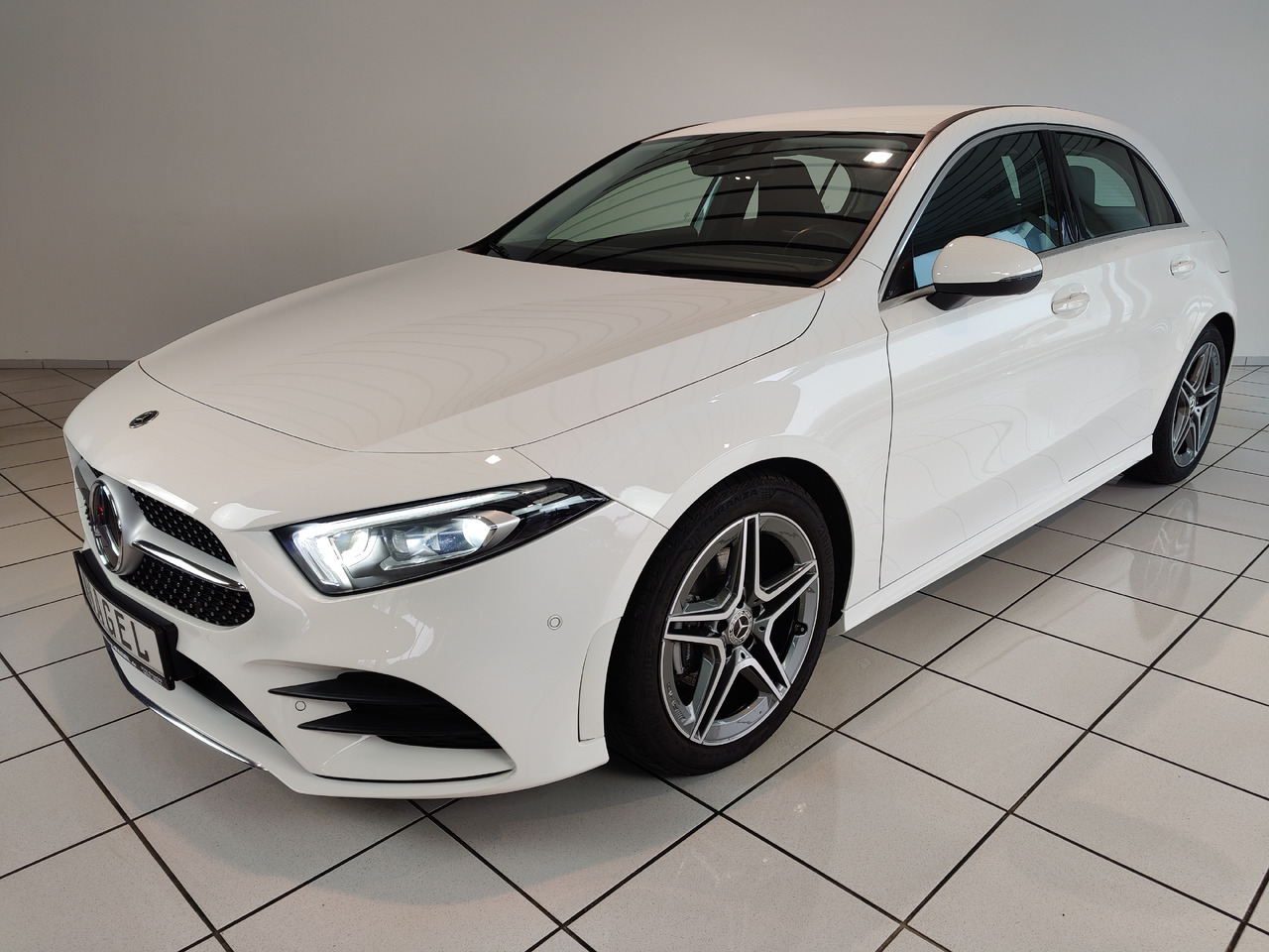 Mercedes-Benz A 200 7G-DCT AMG Line Kamera Navi LED SHZ - Sedan: bild 1 Mercedes-Benz A 200 7G-DCT AMG Line Kamera Navi LED SHZ - Sedan: bild 1