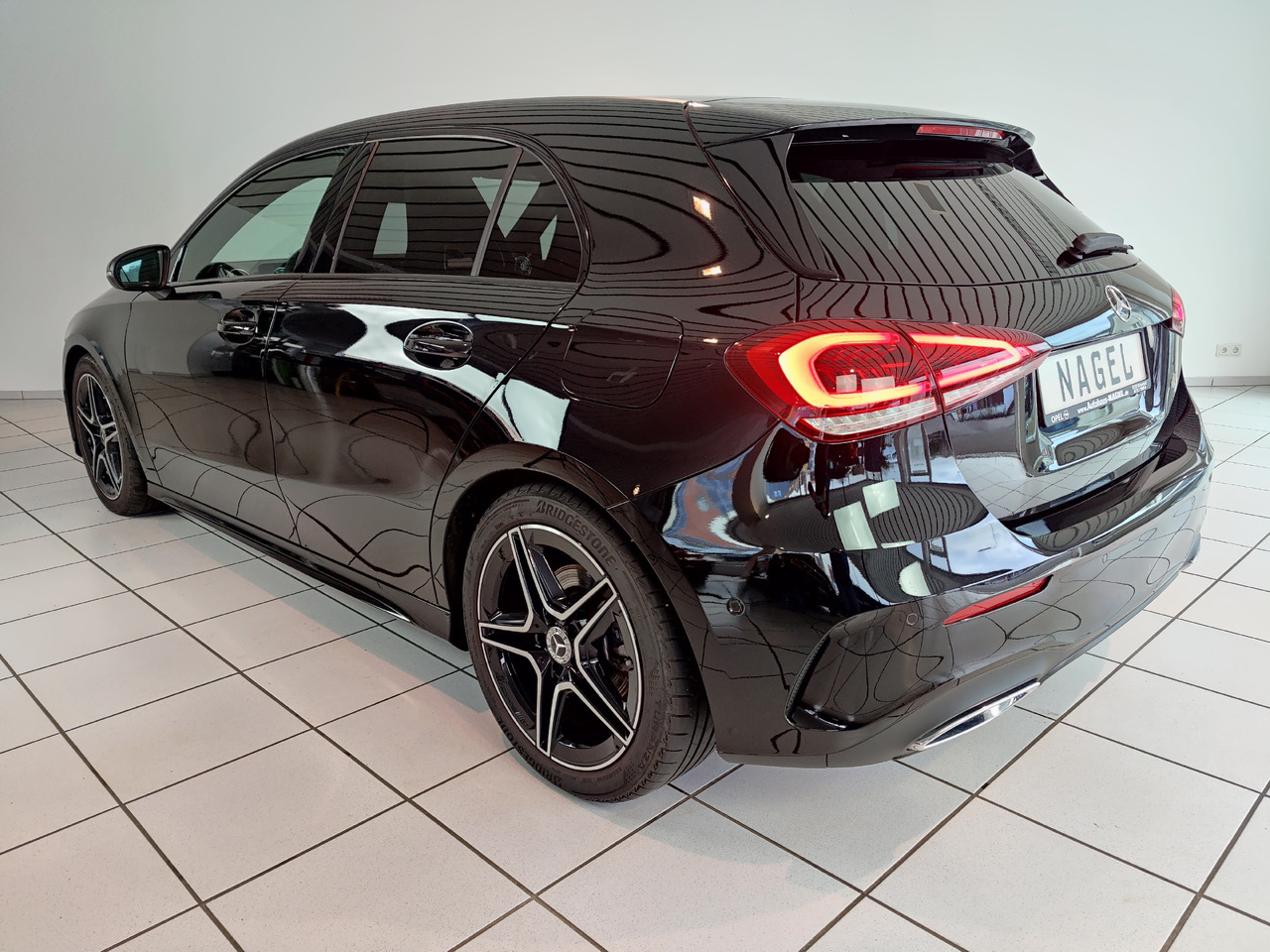 Mercedes-Benz A 220 d Navi LED Park RüKam AHK - Sedan: bild 3 Mercedes-Benz A 220 d Navi LED Park RüKam AHK - Sedan: bild 3