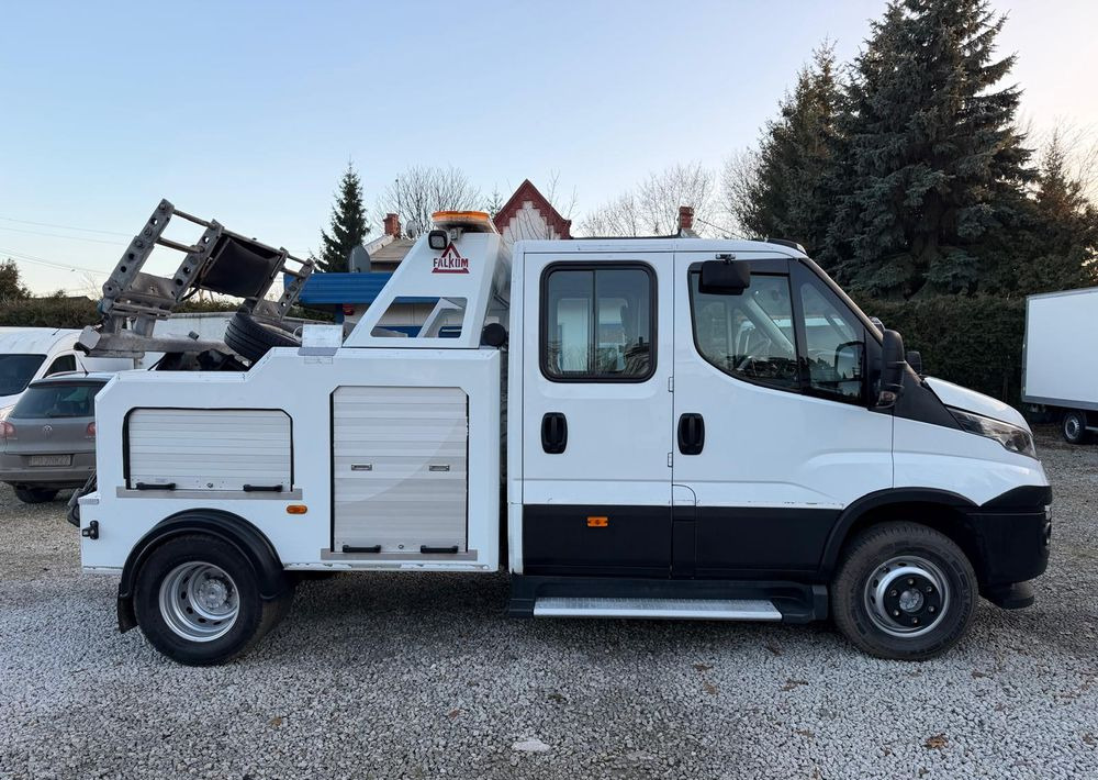 Iveco Daily 70C18 Hi-Matic Pomoc drogowa Holownik 2019r - Bärgningsbil: bild 4 Iveco Daily 70C18 Hi-Matic Pomoc drogowa Holownik 2019r - Bärgningsbil: bild 4