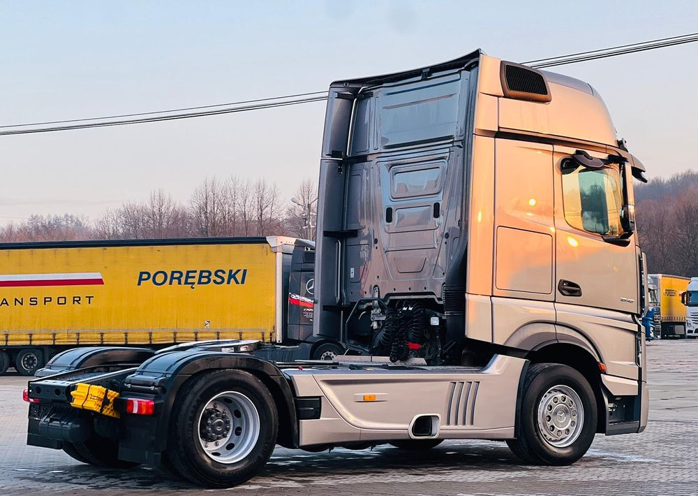 Mercedes-Benz Actros 1848 /GIGA SPACE/ Retarder olejowy/ Salonka/ Klima Postojowa/ Aktywny tempomat ACC/ - Dragbil: bild 3 Mercedes-Benz Actros 1848 /GIGA SPACE/ Retarder olejowy/ Salonka/ Klima Postojowa/ Aktywny tempomat ACC/ - Dragbil: bild 3