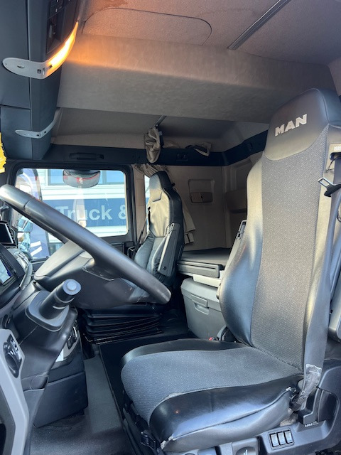 Dragbil MAN TGX 33.640 6X4 BLS: bild 10