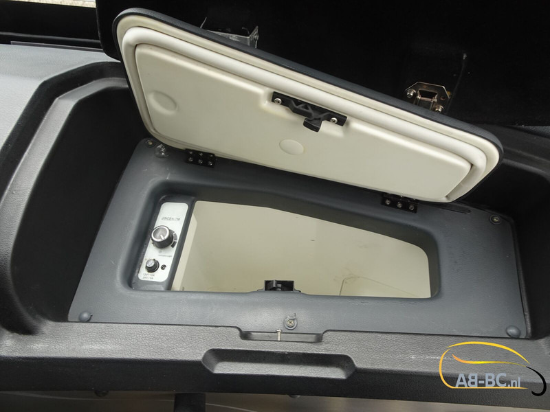 Scania Higer Touring HD, 54 Seats +Lift, Euro 6 - Turistbuss: bild 4 Scania Higer Touring HD, 54 Seats +Lift, Euro 6 - Turistbuss: bild 4